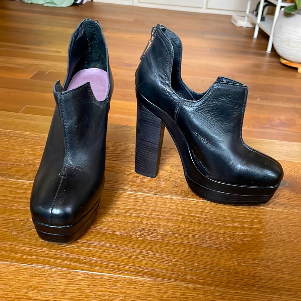 Loons genuine leather platform boots